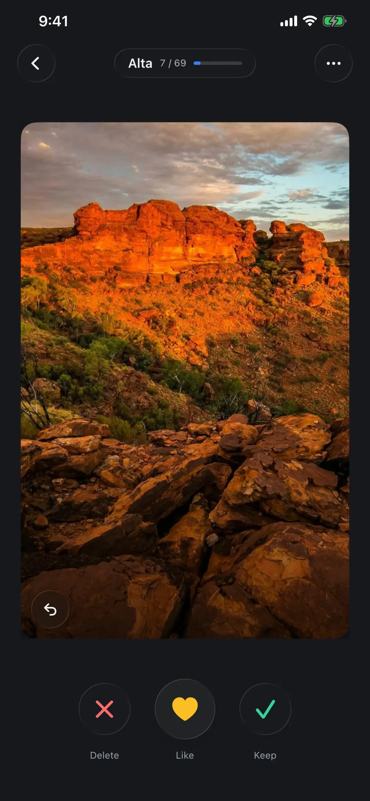 TripKeep: Swipe sorting: delete, like or keep one photo at a time
